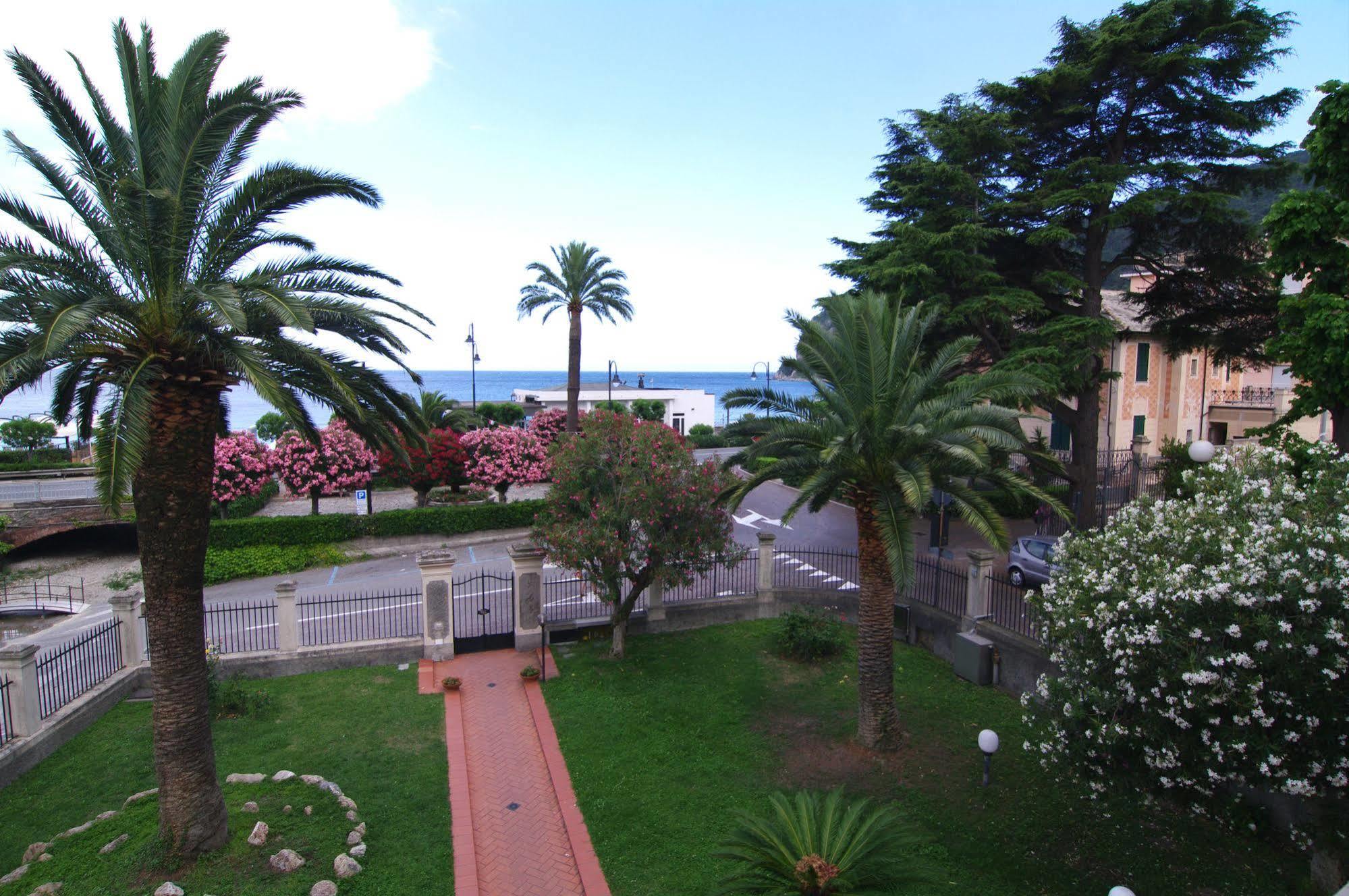 Albergo Mp Noli Exterior photo