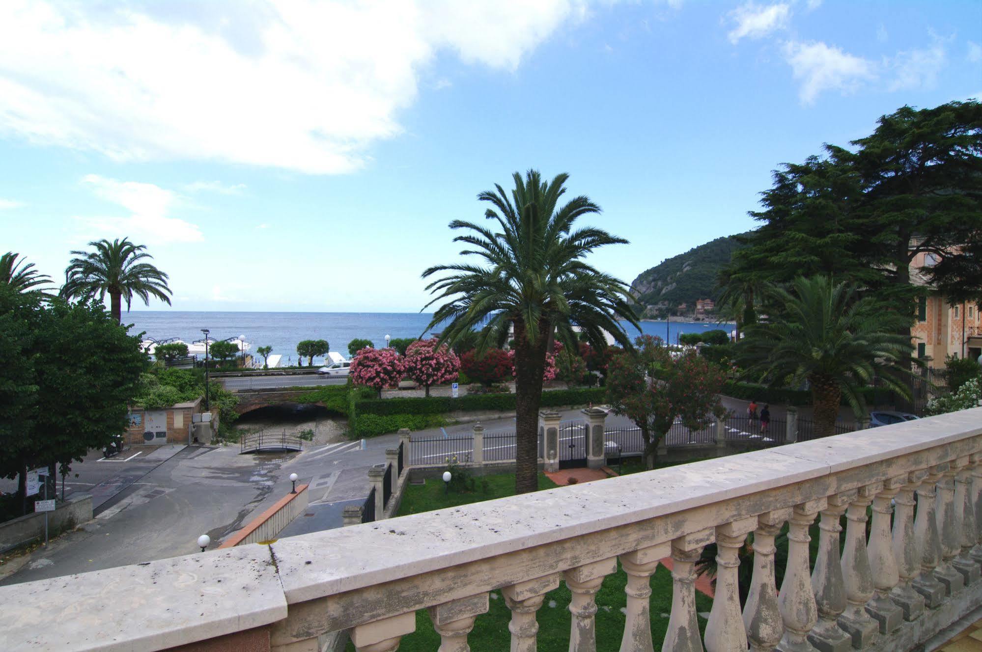 Albergo Mp Noli Exterior photo
