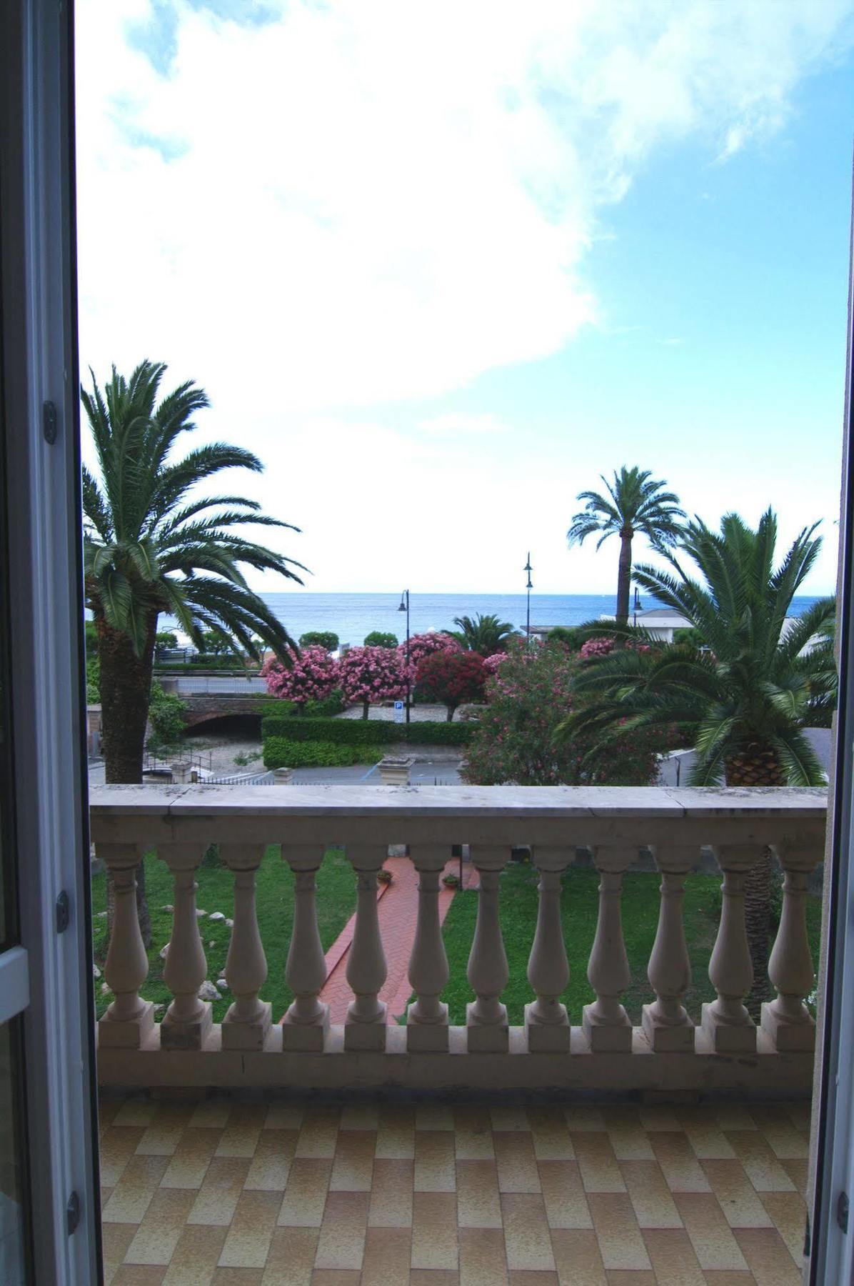Albergo Mp Noli Exterior photo
